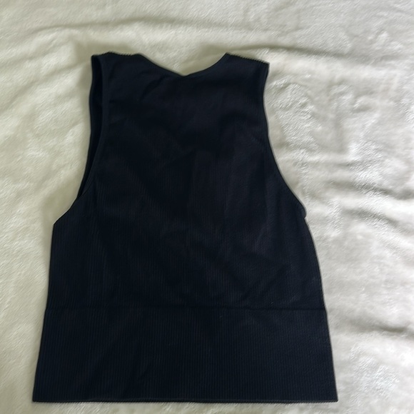 Alya Black Ribbed V-Neck Tank Top - Picture 4 of 7